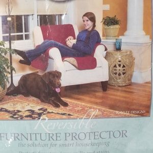 Reversible chair cover.